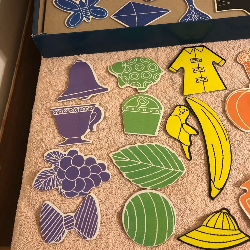 Vintage 1969 Walt Disney Characters First Learning Color Game #13053